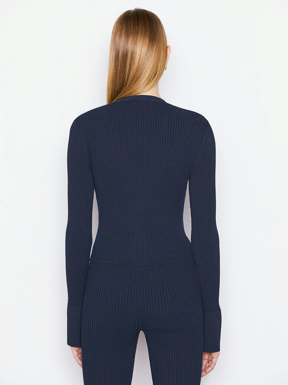 sweater back view alt:fit2